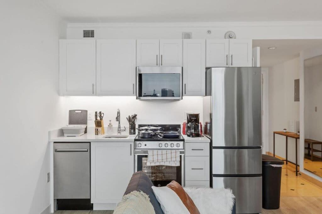 Apartment Two Beachfront Stylish Cozysuites On The Boardwalk