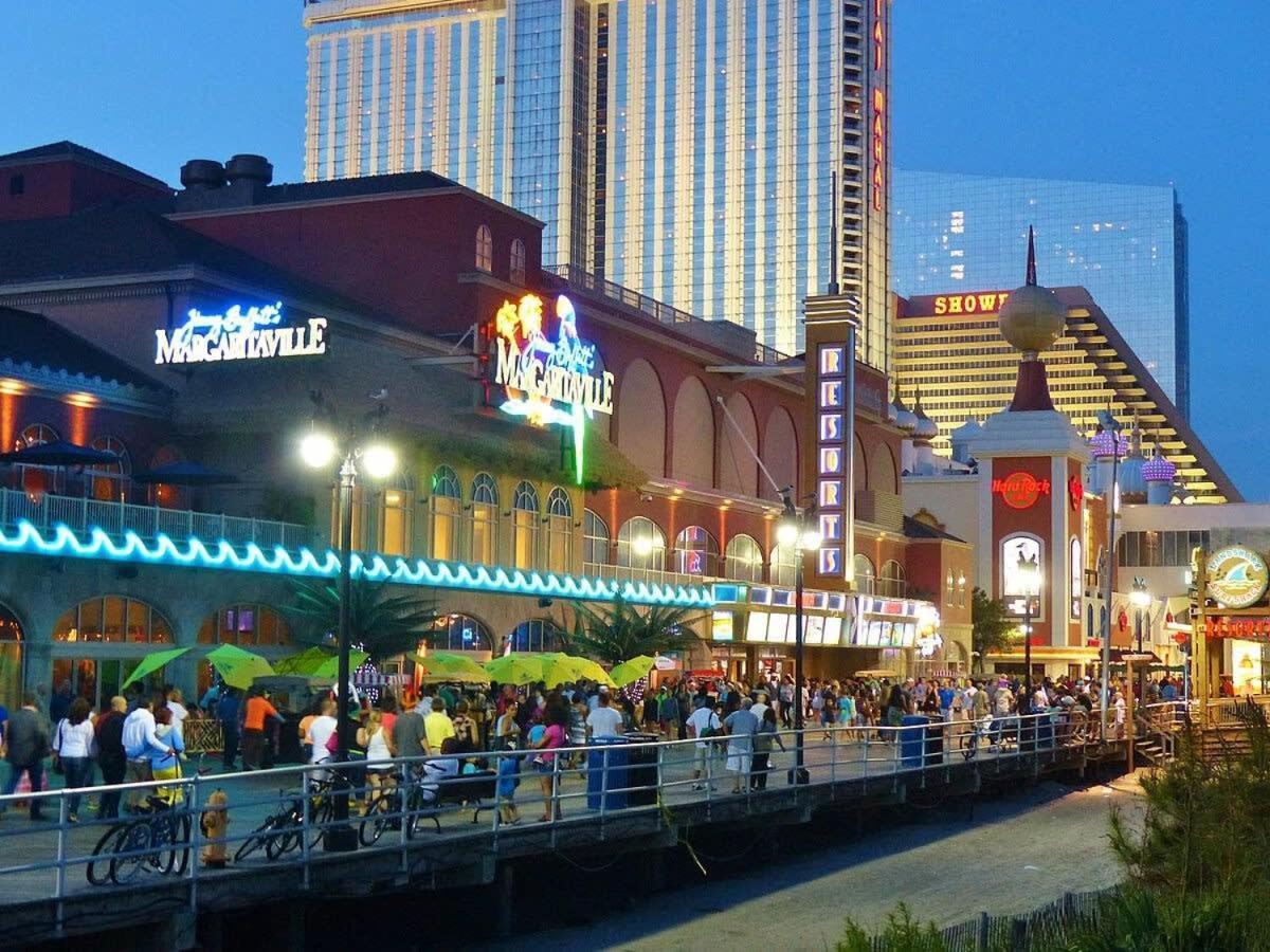 Two Beachfront Stylish Cozysuites On The Boardwalk * Atlantic City